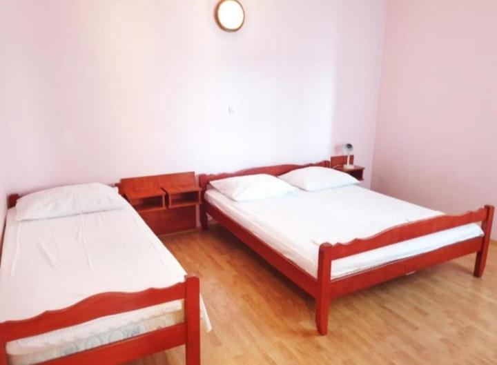 Apartmanibeta Stara Novalja Exteriör bild
