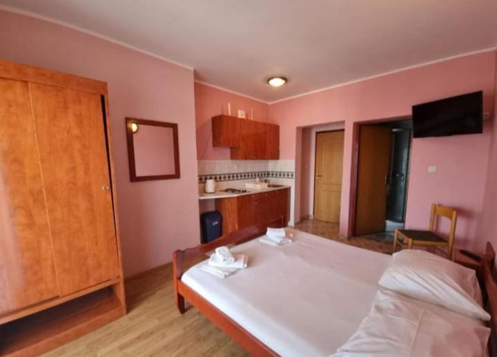 Apartmanibeta Stara Novalja Exteriör bild