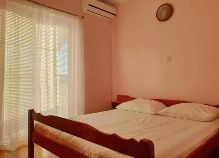 Apartmanibeta Stara Novalja Exteriör bild