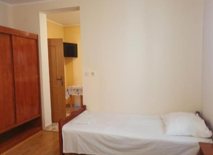 Apartmanibeta Stara Novalja Exteriör bild